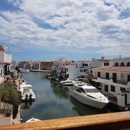 Magnífico apartamento junto al canal principal. Empuriabrava Exterior foto