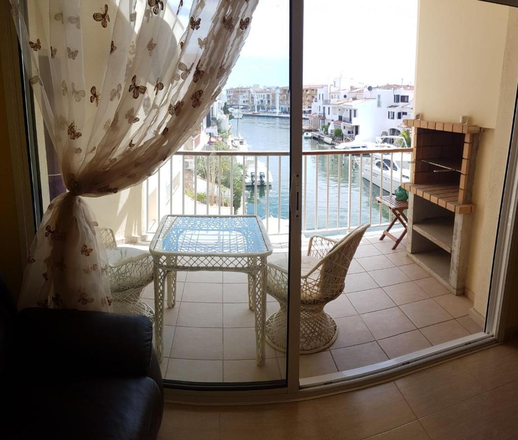 Magnífico apartamento junto al canal principal. Empuriabrava Exterior foto