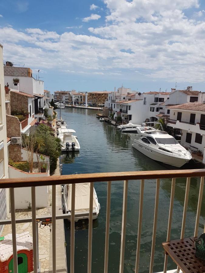 Magnífico apartamento junto al canal principal. Empuriabrava Exterior foto